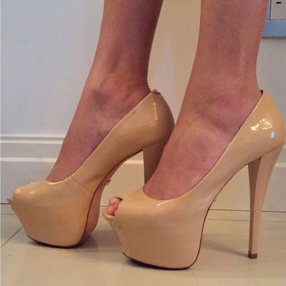 Schutz Zelda Platform Peep Toe Pumps, Nude Patent Leather, Size 8.5